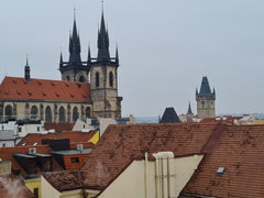 Na tomto klidném místě ve středu dění tě nečekají žádné složitosti. Byt se nachá Hlavní město Praha, Czechia Astronomical clock attic apartment Entire loft vacation rental 646820594410370250