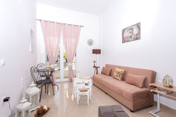 This modern decorated apartment is located near the center of Heraklion city.<br Heraklion, Greece Aelia Apartment Entire rental unit vacation rental 54347726