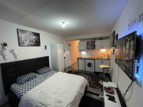 Enjoy a stylish experience at this centrally-located place. Lormont, France Jolie cozy studio, tram direct de centre ville Entire rental unit vacation rental 579049490644421137