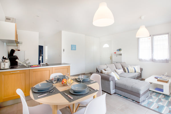 Maison neuve de plain pied, climatisée sur terrain clos à Artigues juste à côté  Bordeaux, France Maison climatisée entre Bordeaux et St Emilion Entire townhouse vacation rental 19008915