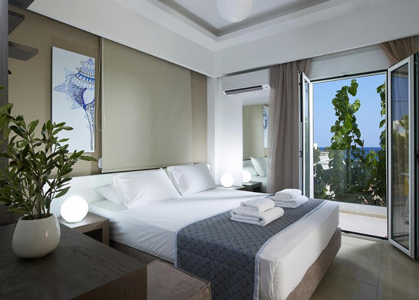 Euch erwartet eine wunderschöne und nagelneue Ferienwohnung, nur wenige Schritte Crete, Greece Moderne 2 Schlafzimmer Ferienwohnung Entire rental unit vacation rental 48133555