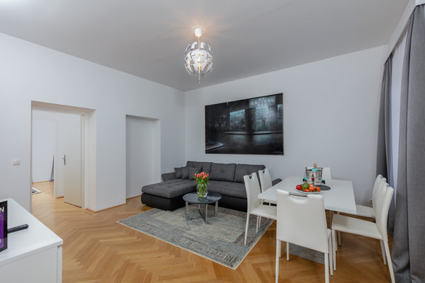 Dieses neu renovierte Apartment befindet sich in ruhiger Umgebung Grenze vierter Vienna, Austria Vienna City Apartment Crown 8 Entire rental unit vacation rental 32630638