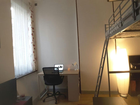 A proximité de la rue Fondaudege, quartier très animé, nombreux restaurants, mag Bordeaux, France T2 Bordeaux Fondaudege Entire rental unit vacation rental 41574029