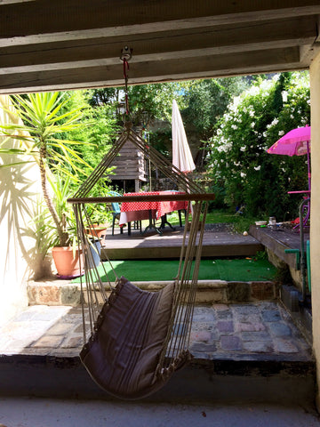 Dans une maison pierre fraichement rénovée, située dans un quartier aux allures  Bègles, France Grande suite avec accès jardin Private room in home vacation rental 3570100