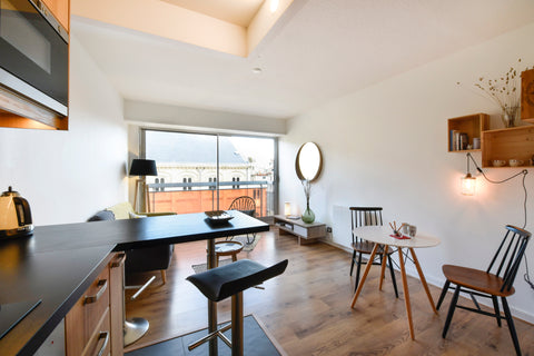 In the very centre of the city, entirely renovated apartment with 2 beautiful vi Bordeaux, France Nice Refurbished Flat, Central Bordeaux, Balcony Entire rental unit vacation rental 17085819