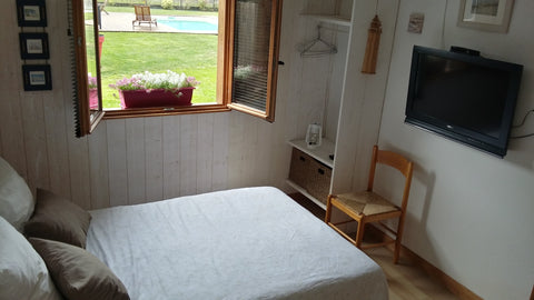 Come to our typical Arcachon's shack to discover Bordeaux and its vineyards and  Pessac, France Typical Arcachon  shack near Bordeaux with pool Entire guesthouse vacation rental 25867370