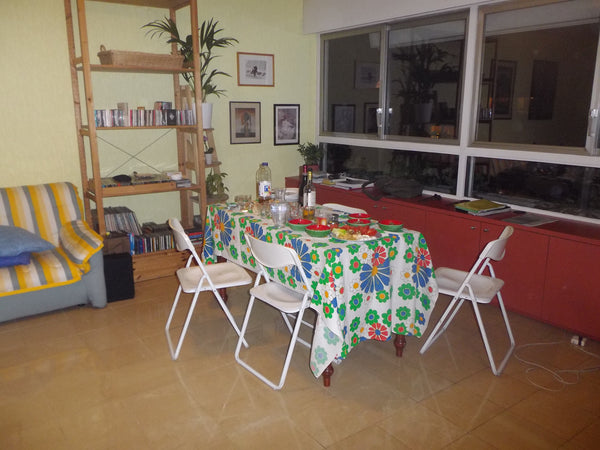 Bordeaux centre (quartier Meriadeck) apartemnt 75 m2, 2 bedrooms plus large dini Bordeaux, France Bordeaux, 2-rooms apartment Entire rental unit vacation rental 4505817