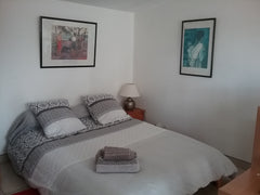 Studio 30 m2 lumineux independant dans rue calme en face des vignobles du Châtea  Studio à pessac 30 m2 1er ETG proche des facultés Entire rental unit vacation rental 47725254