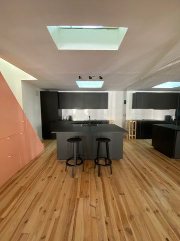 L'appartement est spacieux et confortable, il offre deux chambres doubles avec s Bordeaux, France Cool appartement dans un joli quartier à Bordeaux Entire rental unit vacation rental 44327651