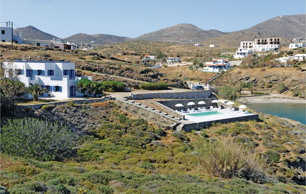 In the heart of the Cyclades lies the mountainous island of Syros. This holiday   Beautiful home in Ampela, Syros with 6 Bedrooms Entire home vacation rental 21340472