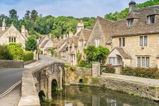 Small Group Cotswolds Village  Stonehenge and Bath Tour from London  Private Tours and Travel Guide Europe London CITY London Destination Tour