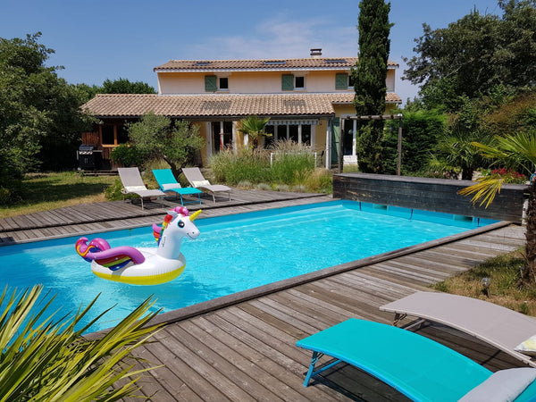 Maison familiale de 170m2 située à Saint Medard en Jalles dans un quartier résid Saint-Médard-en-Jalles, France Maison familiale 10 pers entre Bordeaux et l’océan Entire villa vacation rental 37006235