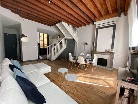 Tres beau duplex rénové en 2019 comprenant un bel espace de vie complété par 2 c Bordeaux, France Superbe duplex rénové 2 chambres  : Big Bell Entire rental unit vacation rental 677868997363427899