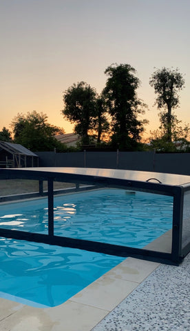 Dans le jardin du propriétaire, profitez d'un agréable studio indépendant, tout  Taillan-Médoc, France Studio avec piscine , aux portes du Médoc Entire guesthouse vacation rental 44389812