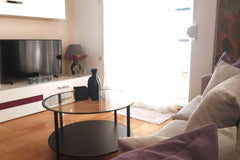 This upscale 44m2, one-bedroom apt is located in the centre of Athens. Newly ren Athens, Greece Top-Floor 1-BDR Apt w/ large Balcony Near Metro! Entire rental unit vacation rental 41417813
