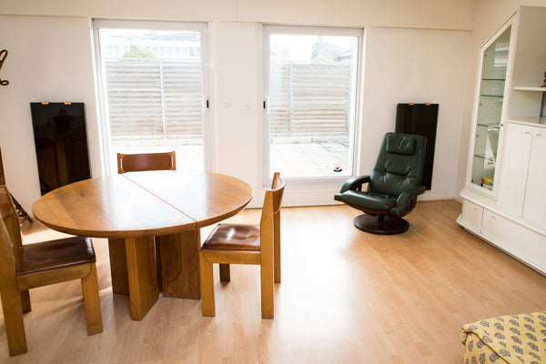 L'appartement est adapté pour des séjours longs ,est situé dans un quartier calm Bordeaux, France Appartement meublé 55m2 + terrasse Entire rental unit vacation rental 670292