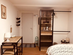 Studio avec entrée indépendante dans une propriété privée, proche du centre vill Cenon, France Proche Bordeaux (Cenon) studio moderne et calme Entire rental unit vacation rental 31981891