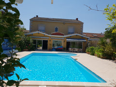 Do feel free to read the full description and house rules.<br /><br />Nice bedro Mérignac, France Welcome to our place! Private room in home vacation rental 1025361