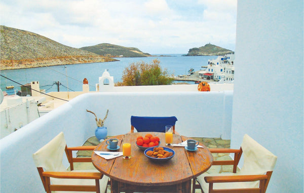 Beautiful apartment situated in Panormos fishing village in the famous island of  Beautiful home in Panormos with 3 Bedrooms and WiF Entire rental unit vacation rental 32408749