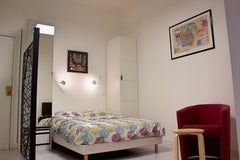 This studio apartment situated in an old building was completely renovated, deco Bordeaux, France OPERA - St Remi Studio T1 Entire rental unit vacation rental 22333643