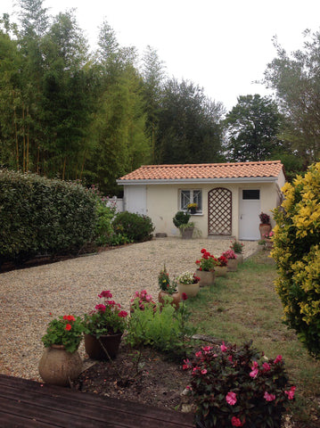 Studio indépendant neuf de 18m2 pour 2 voyageurs.  Situé à Merignac à 50 m du tr  Studio calme à Merignac à 2 pas de l'arrêt tram A Entire home vacation rental 44440948