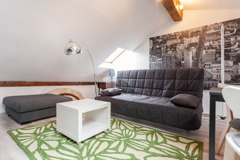 Grand studio au 4ème étage d'un  immeuble XVIII ème  situé dans le centre ville  Castillon-la-Bataille, France Centre ville, terrasse vue à 360° Entire rental unit vacation rental 4389095