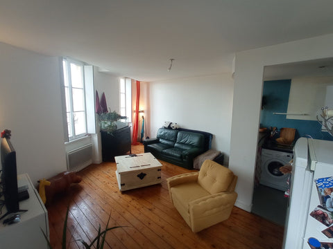 Appartement calme et silencieux (chambres / salon vers cours intérieures) d'envi Bordeaux, France Appartement calme T3 Hyper centre de Bordeaux Entire rental unit vacation rental 663723371163367706