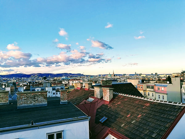 Cozy top floor studio with spacious private roof terrace.<br /><br />180m from t Vienna, Austria Top floor studio with private roof terrace Entire rental unit vacation rental 22717943