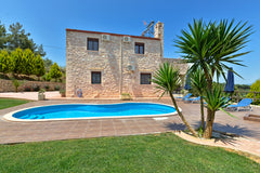 Elina Villa is located in Xirokampi Village, a quiet village located on the west  Elina Villa, private pool, bbq, panoramic view Entire villa vacation rental 39596323