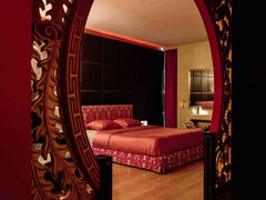 De Shanghai Suite is een speelse mix tussen een Chinese opiumkamer en een Parijs Ghent, Belgium Verne Dreams : Shanghai Suite Entire townhouse vacation rental 45643299