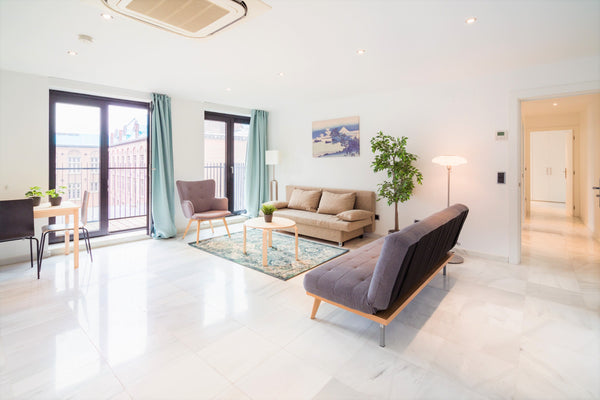 This beautiful luxury apartment is located right on the famous 