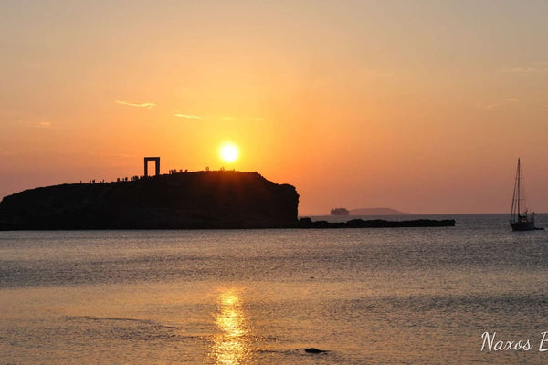 The apartment was built for personal use.  Is located in the center of Naxos tow Naxos, Greece Naxos 