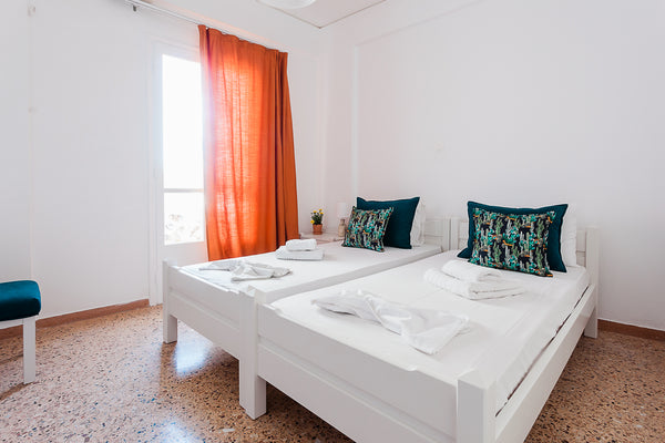 Enjoy a quiet stay in this small and beautiful apartment in an apartment buildin Heraklion, Greece Soula's HOUSE 9 Entire condo vacation rental 613434674816595835