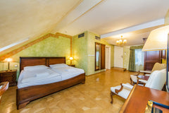 Lovely spacious hotel ´s room in the attic building in historic city centre - Le Prague, Czechia Hotel U Jezulátka, Na Kampě 10, podkrovní pokoj Room in hotel vacation rental 34862369