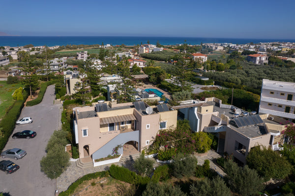 This property is 10 minutes walk from the beach. Set in an extended 7,000 sq. me  Your Memories Apartment Triple 