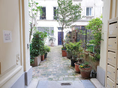 Only a few minutes from the canal saint martin, the apartment is a 2 rooms locat Paris, France Cactus Cosy Flat Center of Paris Entire rental unit vacation rental 25175536