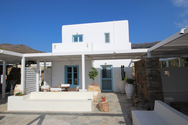 This luxurious, newly built, beach front property, located just meters from the  London, United Kingdom Villa 
