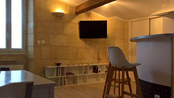 Small air-conditioned studio located on the second floor of a residence of 6 apa Bordeaux, France Small studio in Bordeaux, Chartrons district Entire rental unit vacation rental 20347434