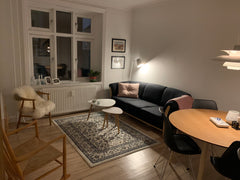 *English below<br /><br />Lys, rummelig og meget ren lejlighed på Vesterbro, Køb Copenhagen, Denmark Hel lejlighed m. altan på stille gade - Vesterbro Entire rental unit vacation rental 41543373