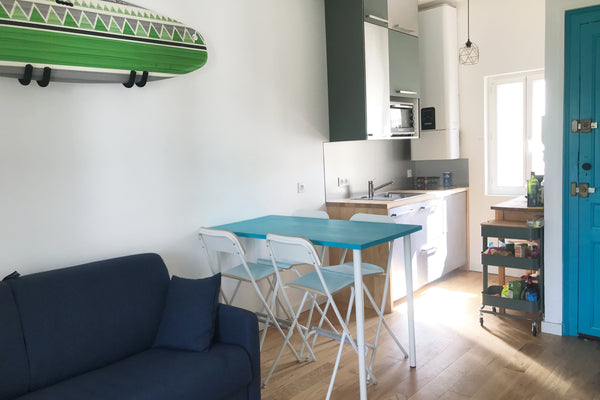 Un îlot de verdure en plein centre ville de Bordeaux! Esprit de vacances dans ce Montpellier, France Deux pièces avec balcon, calme et ensoleillé. Entire rental unit vacation rental 42730131