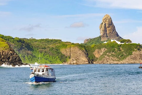 Baia do Sancho Boat Tour  Private Tours and Travel Guide America Noronha CITY Fernando de Noronha Destination Tour America Noronha CITY Fernando de Noronha