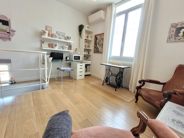 Parking gratuit sur place<br />3mn du tram B, arrêt Barrière St Genès<br />Centr Talence, France Grande chambre indépendante, 10mn centre Bordeaux Private room in home vacation rental 30797833