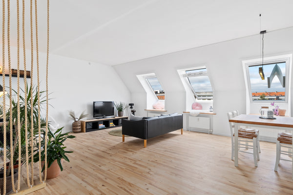 Bring the whole family to this great place with lots of room for fun! <br /><br   SPACIOUS 2-FLOOR LOFT w BIG GARDEN & FREE PARKING Entire loft vacation rental 692497171738223119