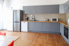 Very large room of 26m², fully furnished. It has a double bed (140x190) and a be  Large bright room - 26m² - BO10 Private room in rental unit vacation rental 625641431142785345