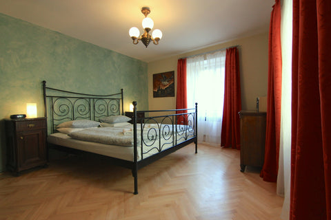 &zwj;<br /><br /><b>The space</b><br />Enjoy a stay in this cosy stunning apartm Edinburgh, United Kingdom Cosy rustic 1 Bedroom Apartment in Mala Strana Entire rental unit vacation rental 53693551