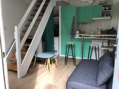 Petit Studio en duplex, <br />Situé à une rue de la Place de la Victoire.<br />S Bordeaux, France Très mignon Petit Studio en duplex, au calme ! Entire rental unit vacation rental 43419774