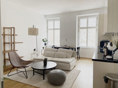 Dieses Stilvolle City Apartment bietet einen direkten Blick auf den Wiener Nasch Vienna, Austria Stilvolle Designer Wohnung am Wiener Naschmarkt Entire condo vacation rental 684024098620078391