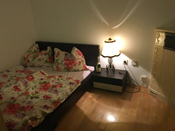 •) Central place --> (5min to the metro station 