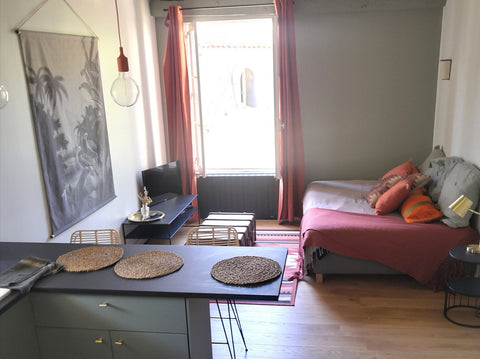 Bail MOBILITY<br />Cet appartement refait et décoré par un architecte vous offre Bordeaux, France ⭐⭐⭐⭐Appartement de charme au coeur du vieux bx Entire rental unit vacation rental 40664574