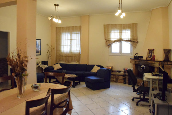 Renovated 170m2 (2 floors), 3 bedroom apartment located in Vyronas, just 2km fro GR 2-floor apartment in the heart of athens Entire home vacation rental 20085860